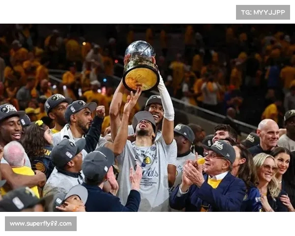 NBA绝对统治力的背后:球员表现、战术创新与历史对比的深度解析 NBA绝对统治力的背后:球员表现、战术创新与历史对比的深度解析